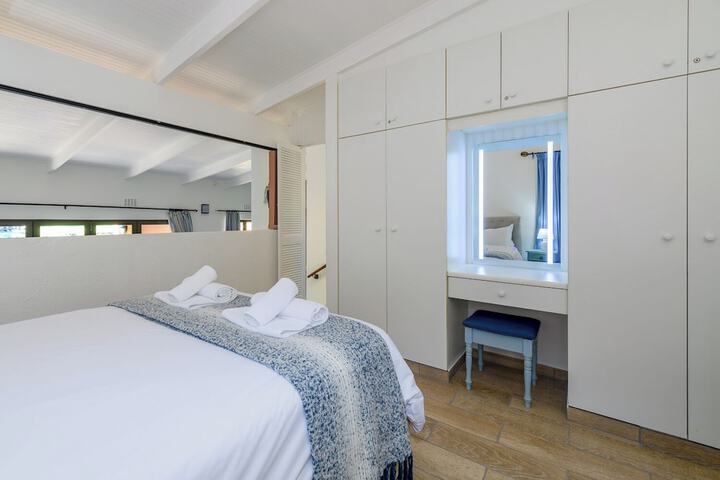 Room 4 of 22