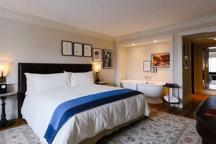 Room 12 of 73