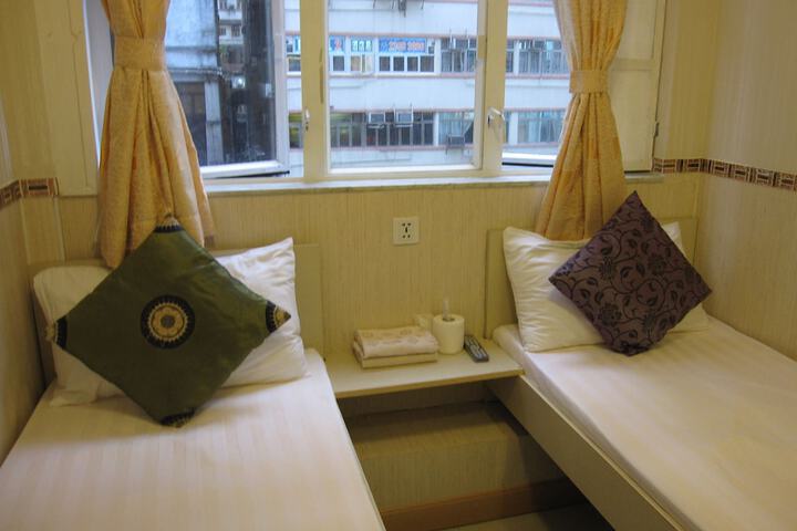 Room 10 of 52