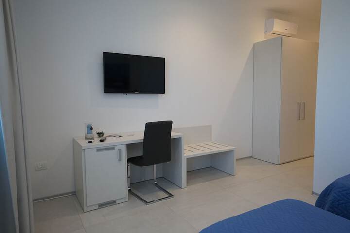 Room 9 of 29