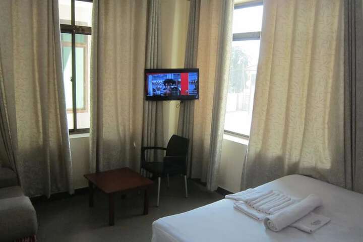 Room 4 of 50