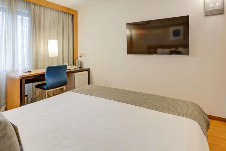 Room 35 of 150