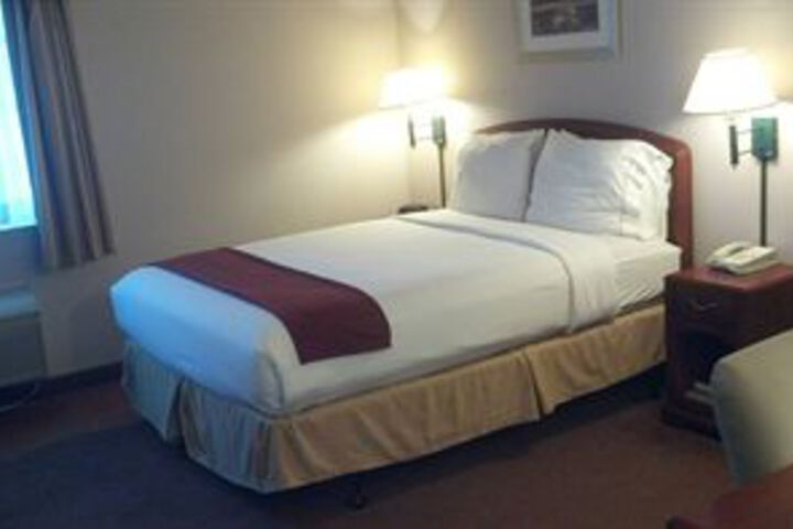 Room 8 of 17