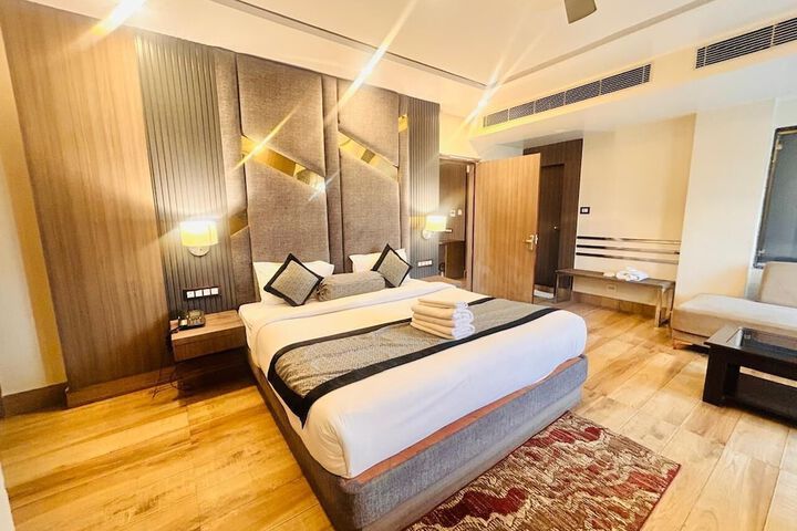 Room 4 of 17