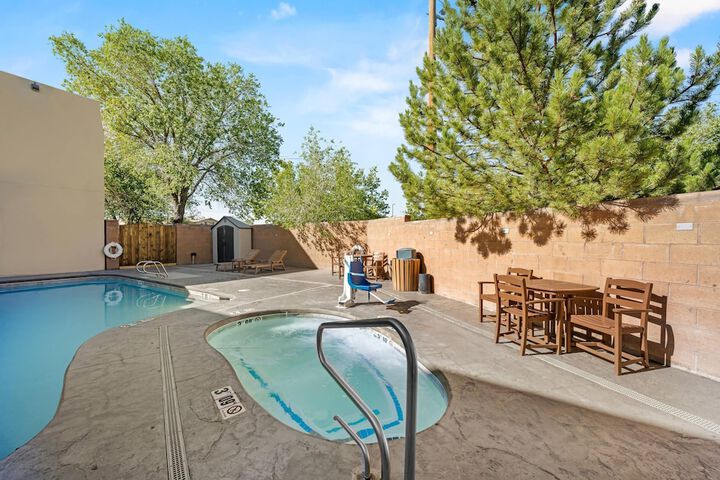 Pool 53 of 64
