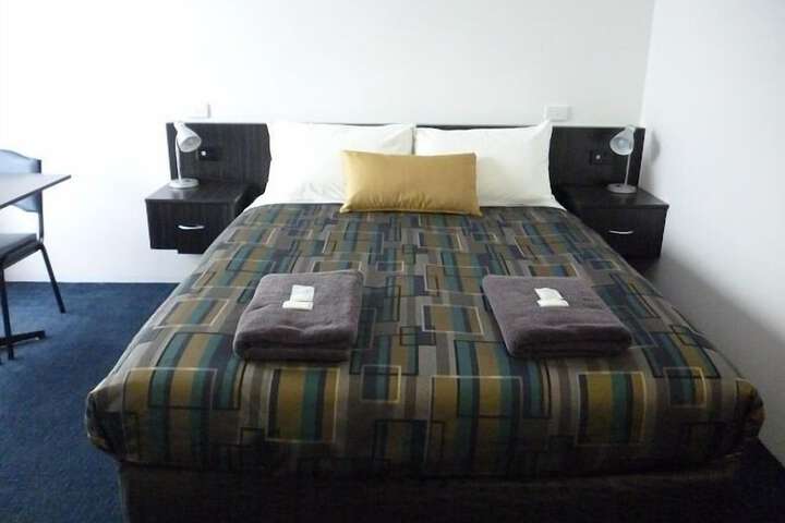 Room 10 of 37