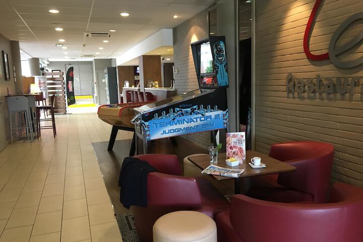 Guest Lobby