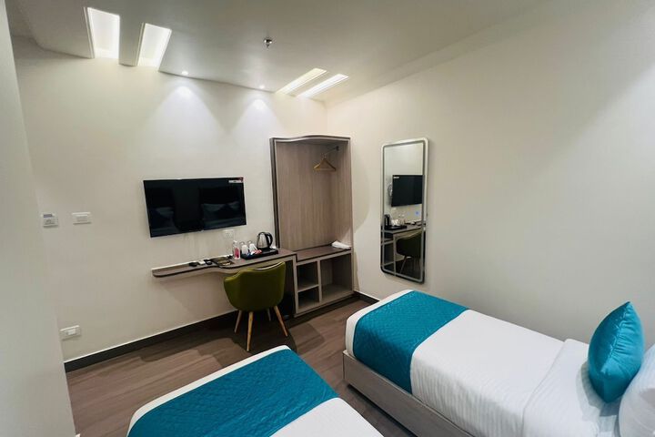 Room 18 of 30