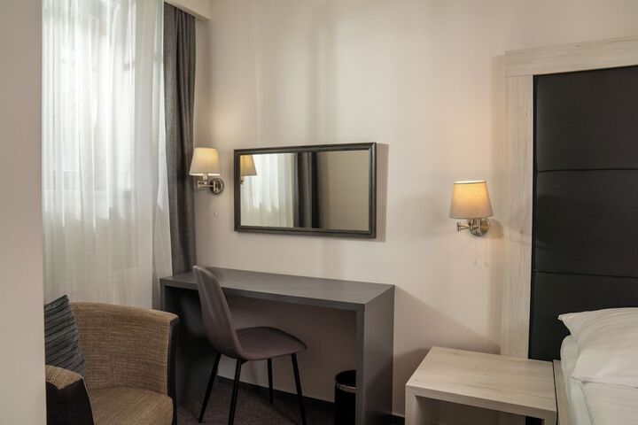 Room 41 of 82