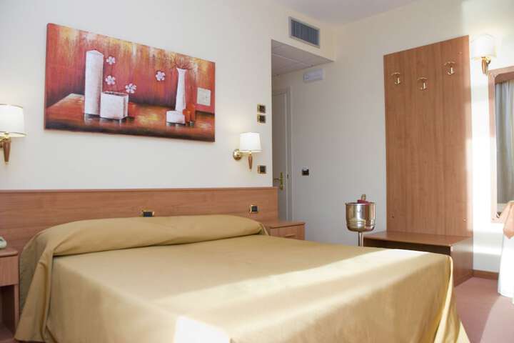 Room 3 of 30