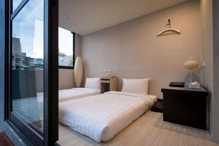 Room 21 of 43