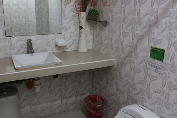 Room 14 of 27