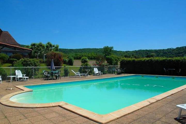 Pool Hotel