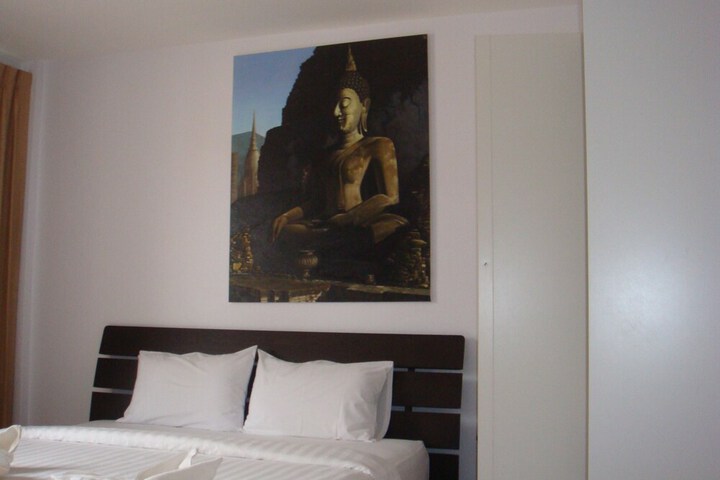 Room 8 of 71