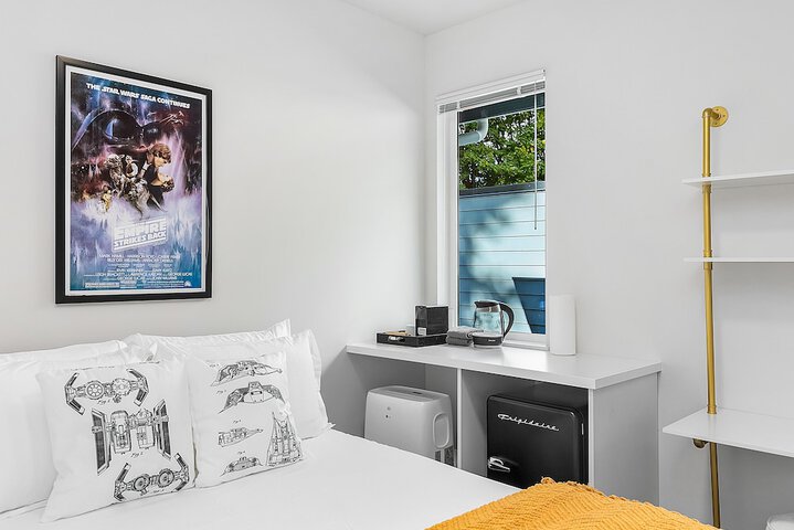 Room 5 of 18