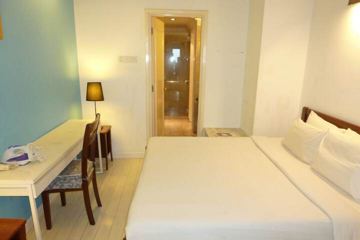 Room 15 of 63