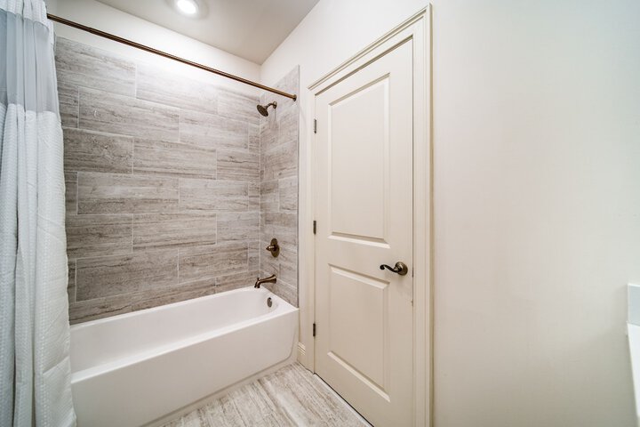 Room 175 of 182