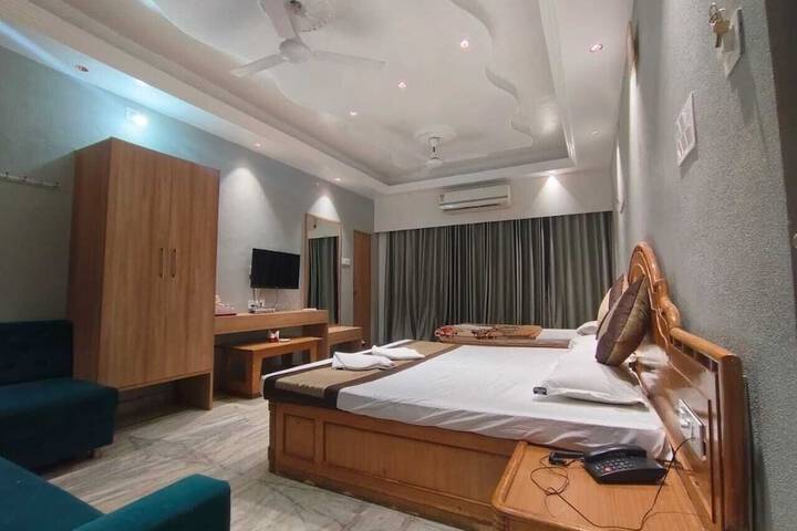 Room 5 of 23