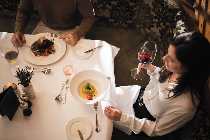 Dining 66 of 90