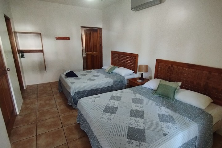 Room 27 of 83