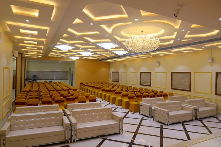 Ballroom/Hall 21 of 27