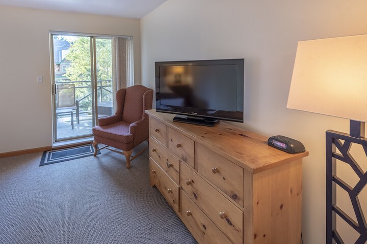Room 3 of 70