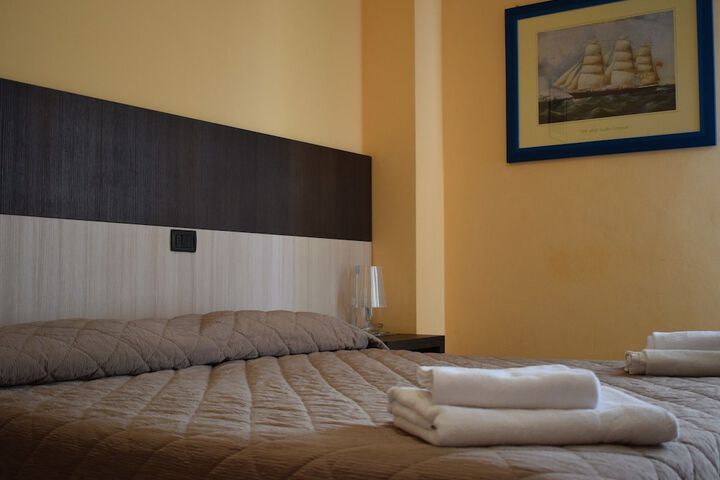 Room 17 of 48