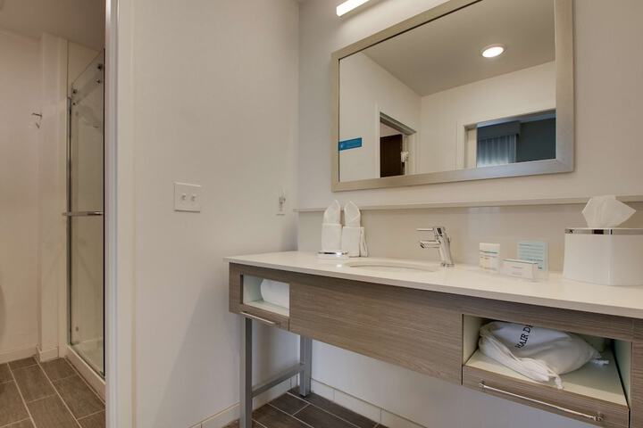 Bathroom shower