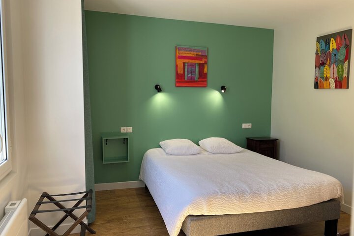 Room 3 of 25