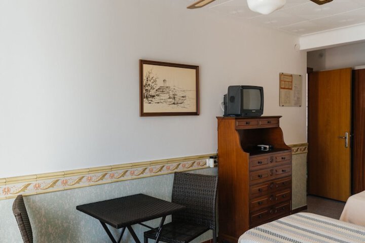 Room 19 of 47