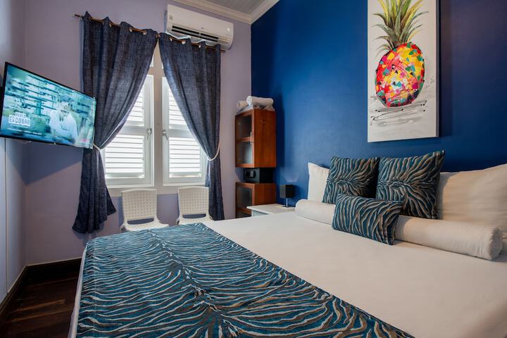 Room 5 of 116