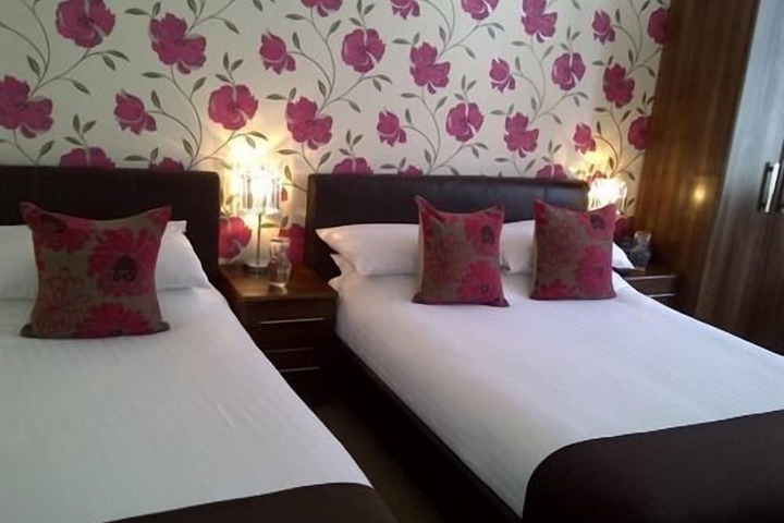 Room 7 of 17