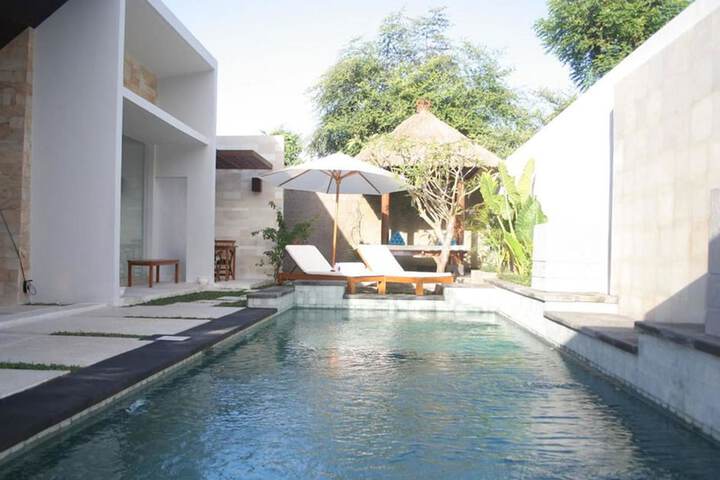 Hotel with Pool