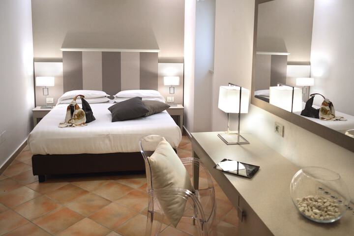 Room 10 of 46