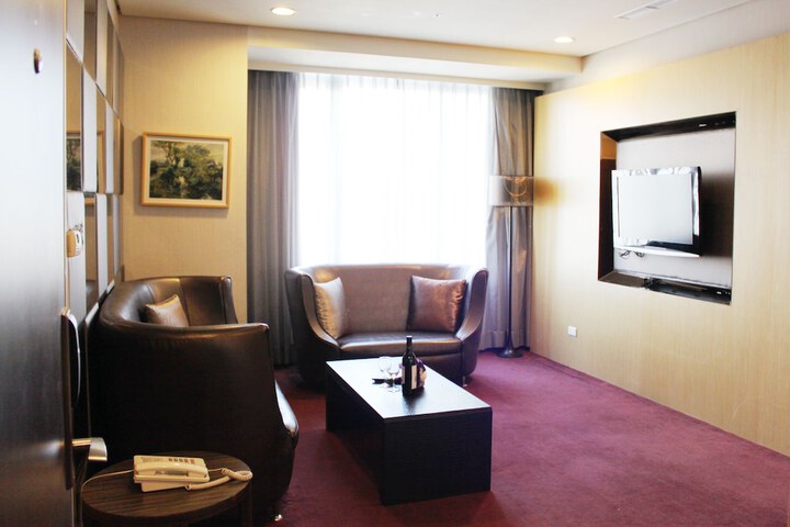 Room 14 of 97