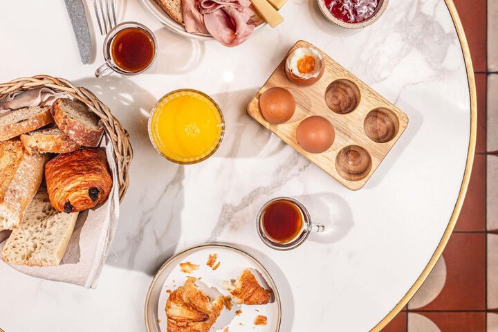 Breakfast/Coffee Service 32 of 60