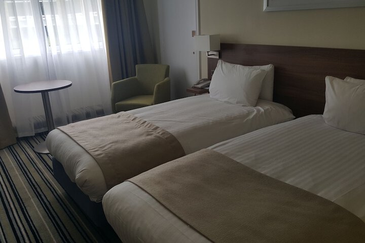 Room 12 of 109