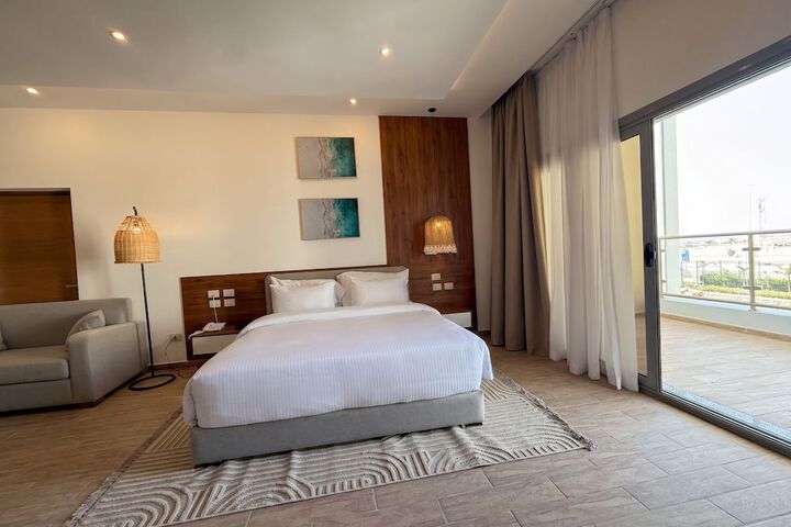 Room 47 of 146