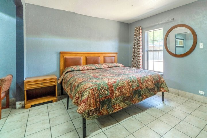 Room 12 of 20
