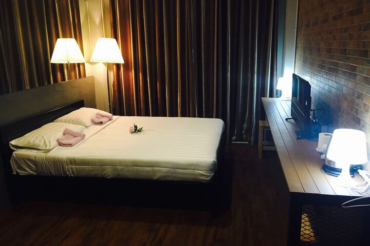 Room 16 of 37