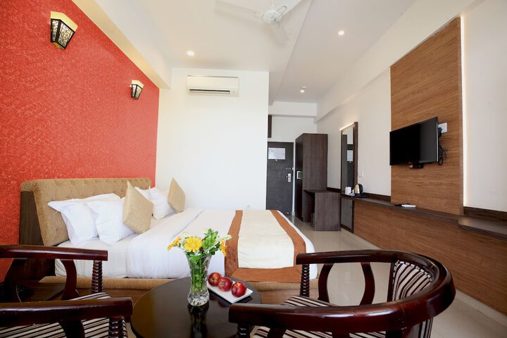 Room 4 of 7