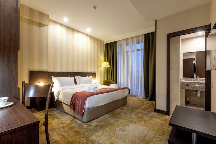Room 49 of 82