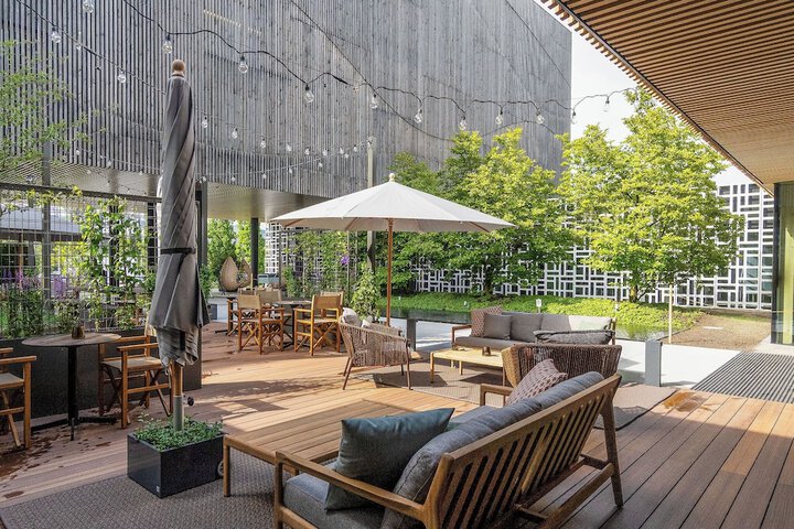 Sundeck 78 of 85