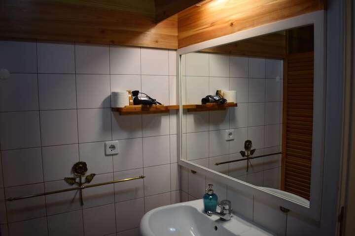 Room 53 of 101