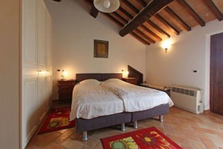 Room 9 of 27