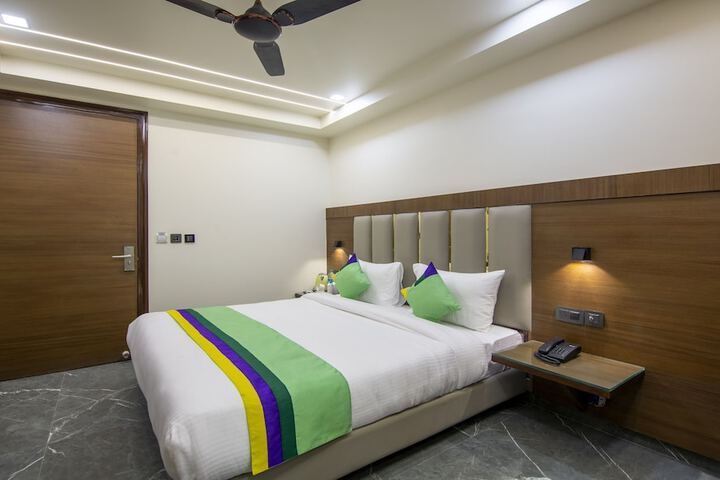Room 16 of 31