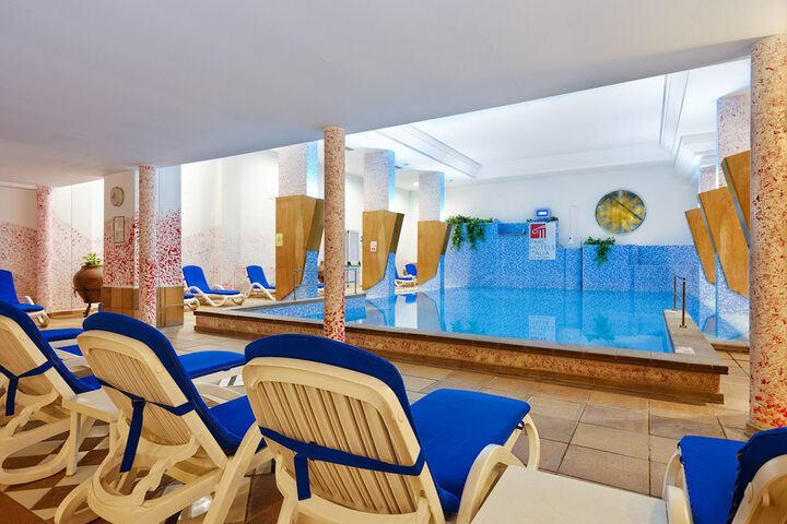 Pool 48 of 121
