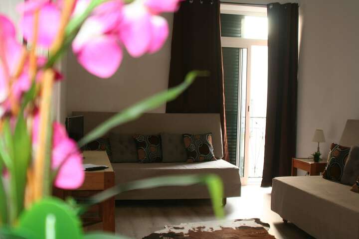 Room 1 of 2