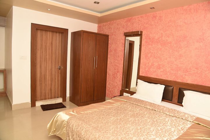 Room 14 of 94