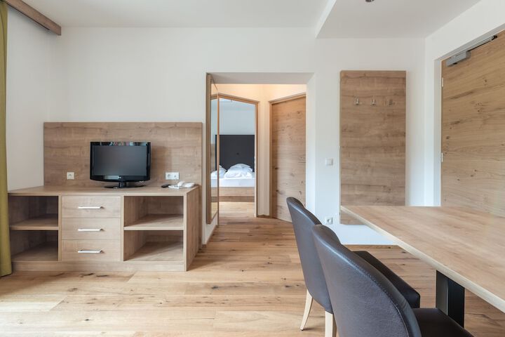 Room 13 of 63